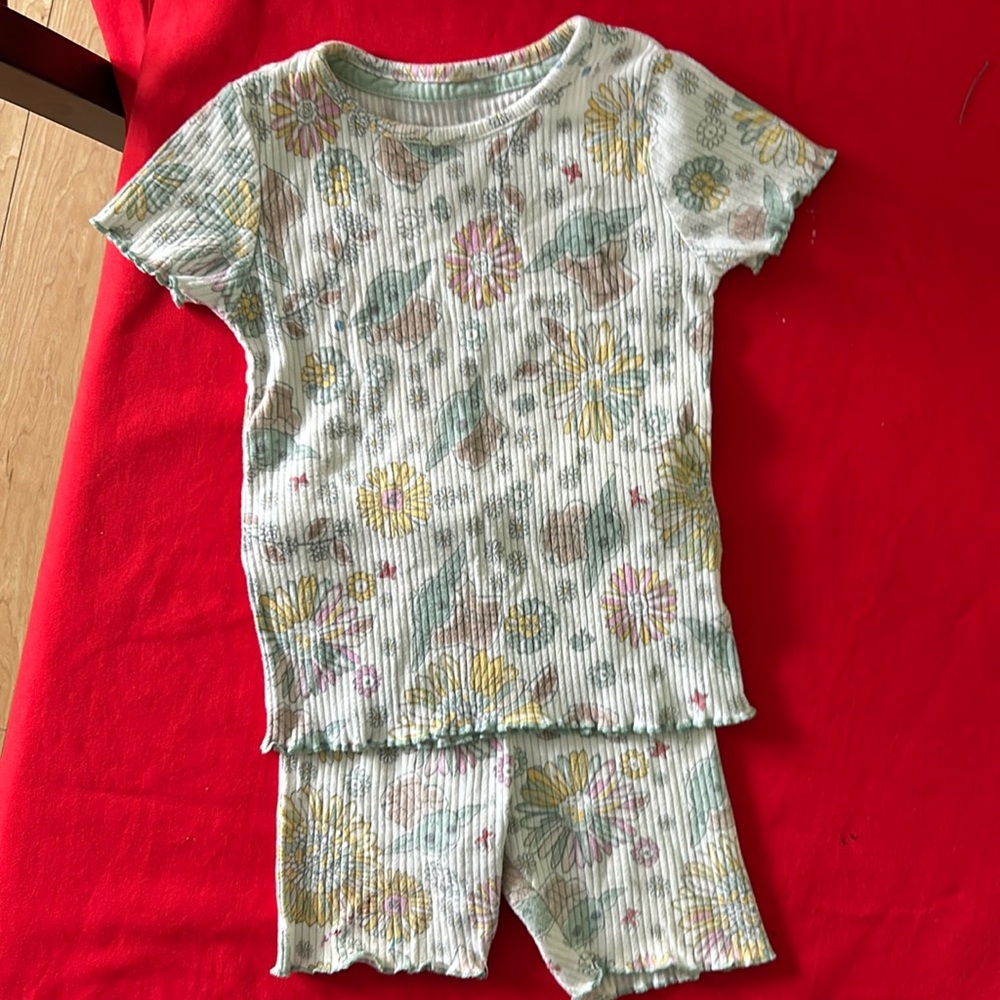 Girls Star Wars Baby Yoda shorts and short sleeve shirt